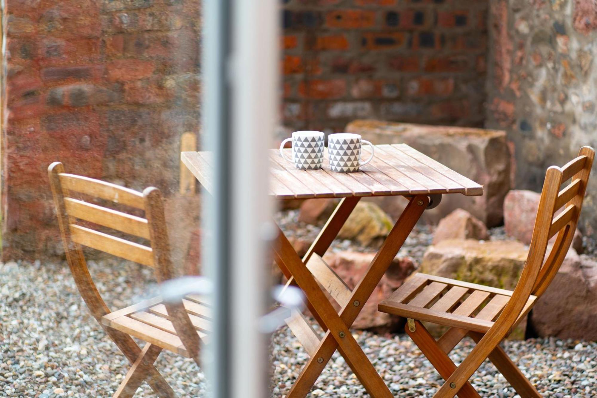 Grange8 Luxury Snug & Courtyard In Blairgowrie Apartment Blairgowrie and Rattray Exterior photo